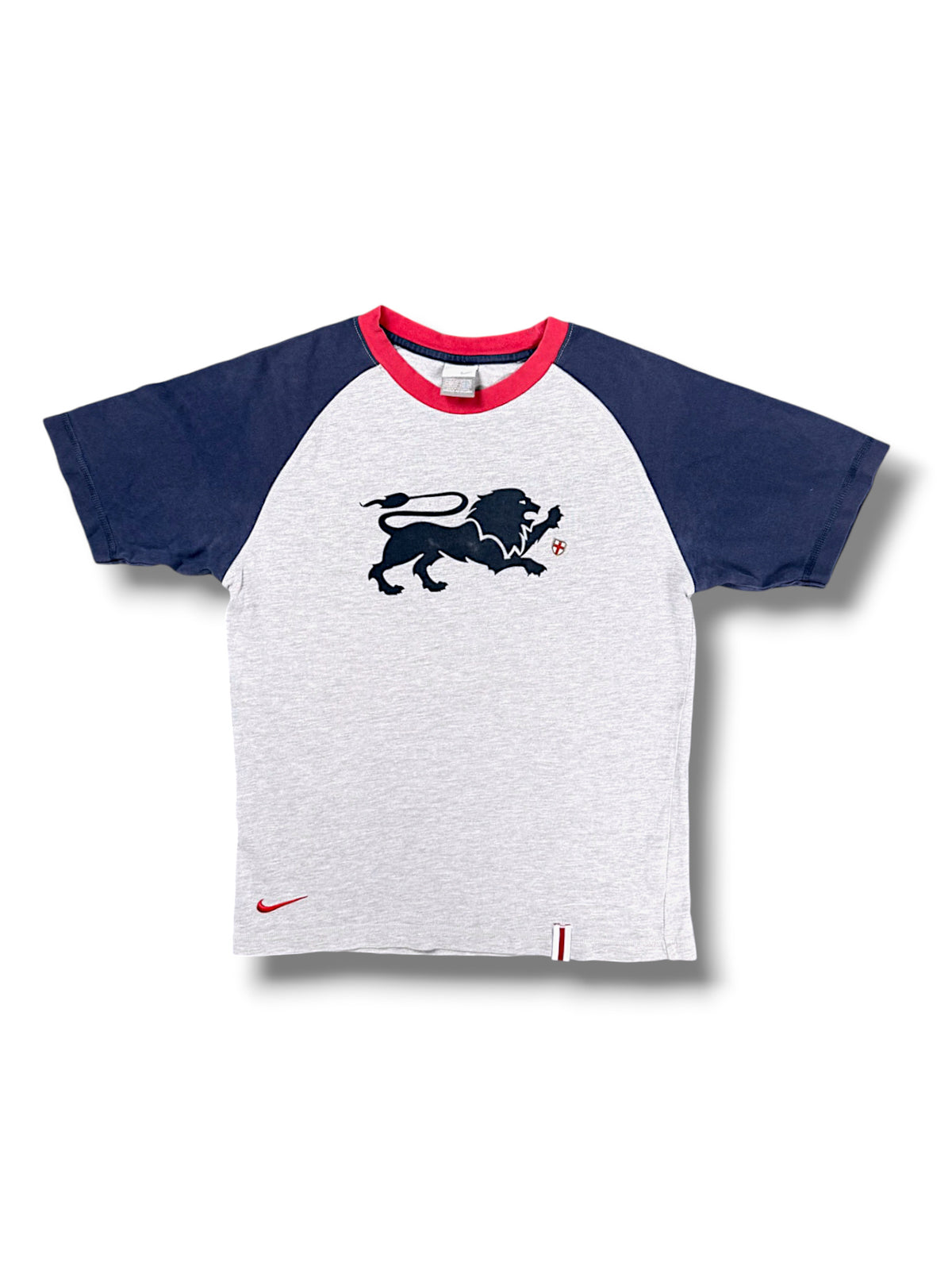 Vintage Nike Y2K „England“ T-Shirt (S) – Vorderansicht