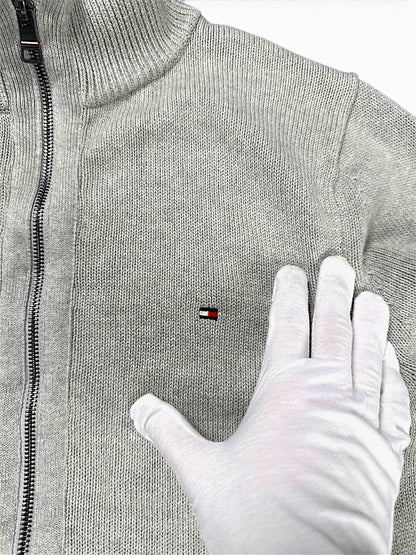 Vintage Tommy Hilfiger Zip-Pullover (L) – Detailaufnahme 1