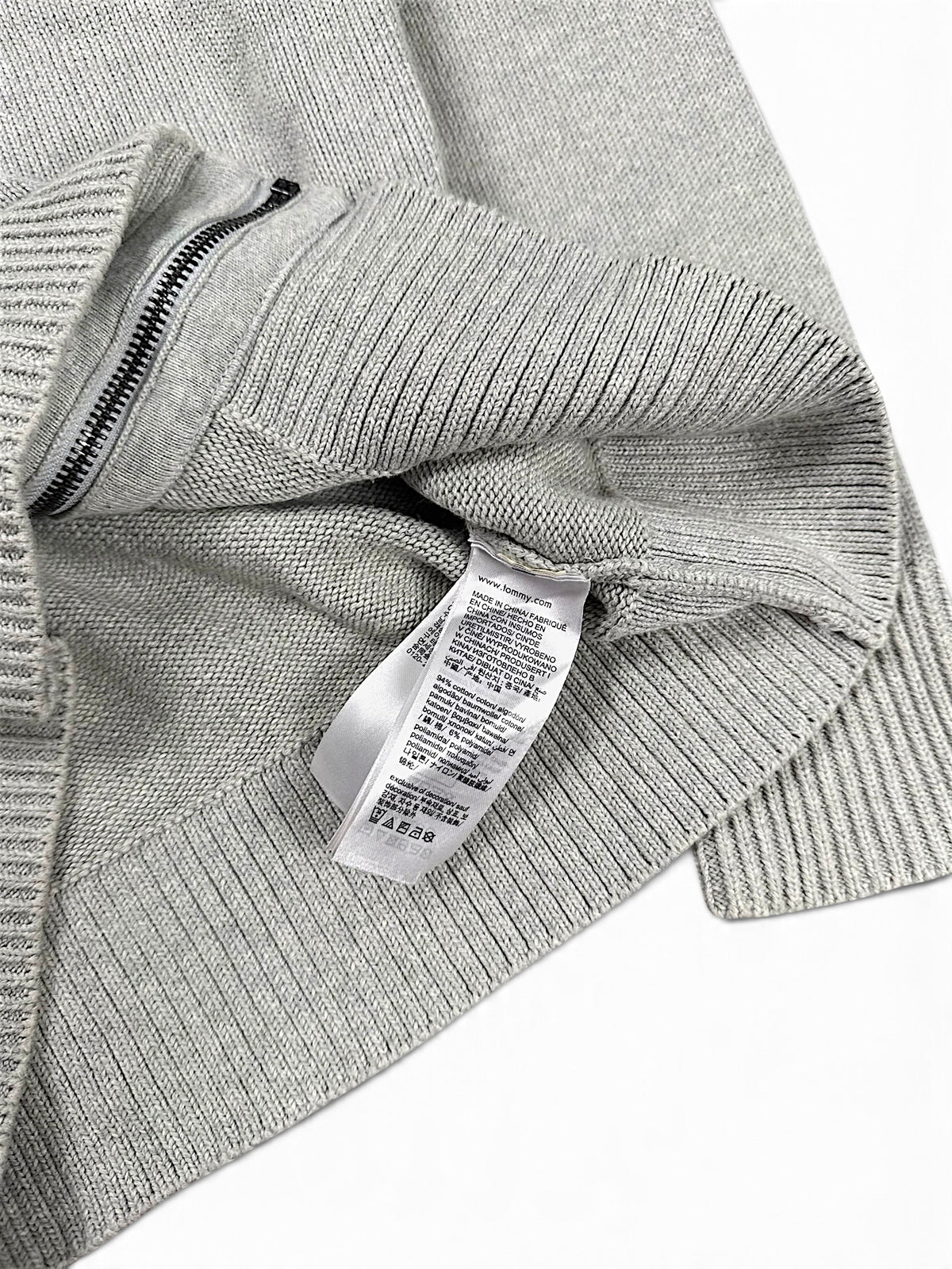 Vintage Tommy Hilfiger Zip-Pullover (L) – Detailaufnahme 4