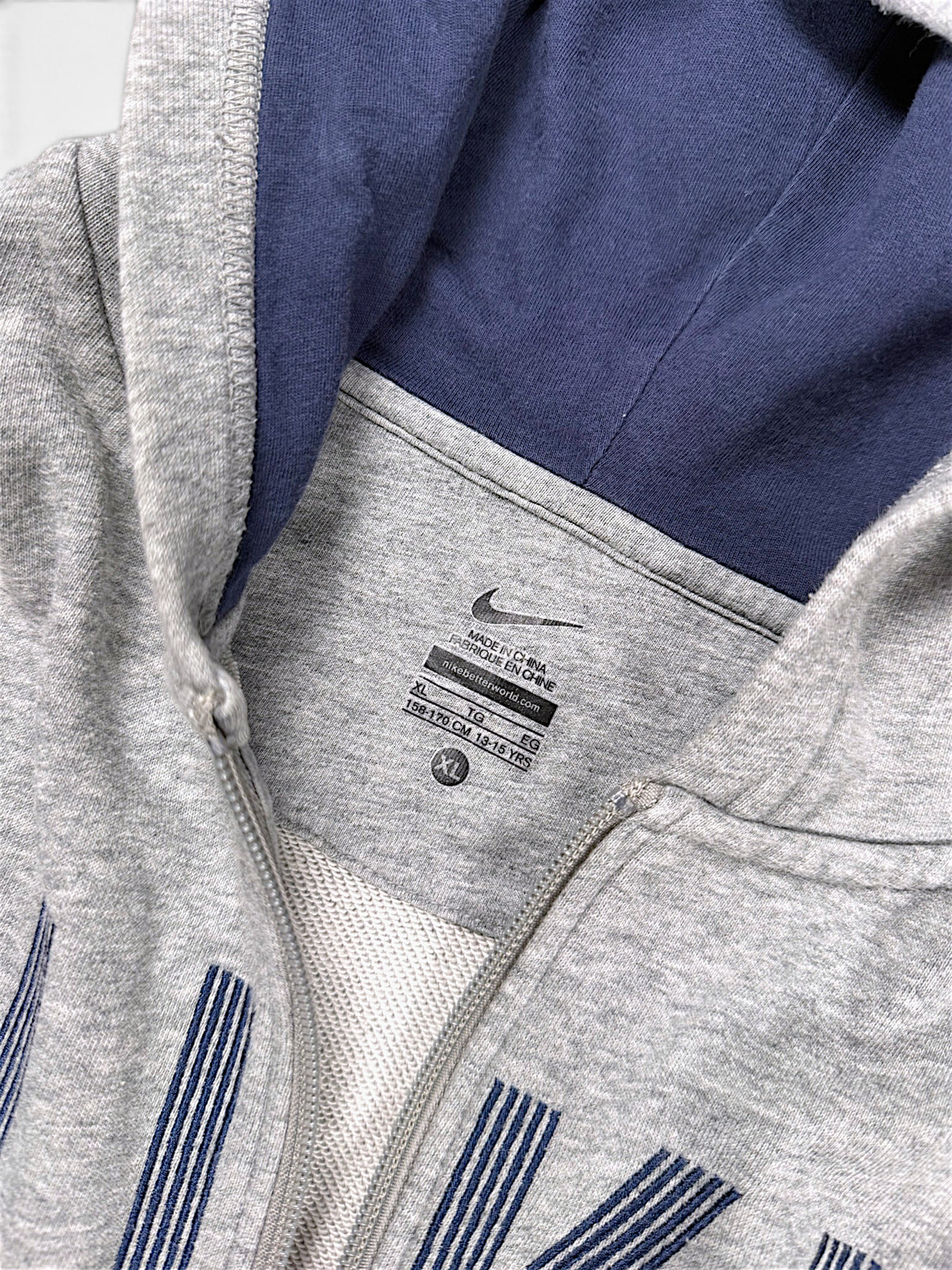 Vintage Nike Zip-Hoodie (S) – Detailaufnahme 3