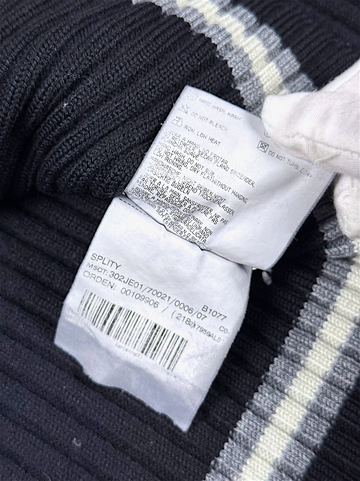 Vintage Burberry Y2K Strickpullover mit Kragen (S) – Detailaufnahme 4